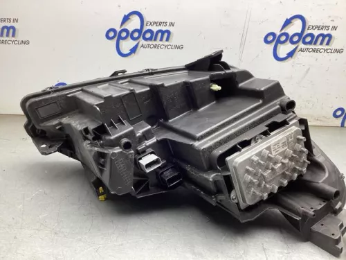 Koplamp links-8345222