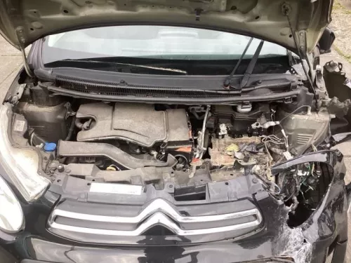 Ruitensproeiertank voor-8354825