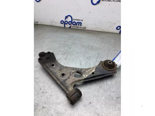 Draagarm onder links-voor-8220600