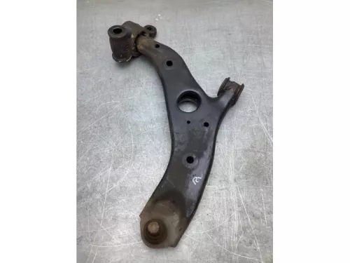 Draagarm onder rechts-voor-8153947