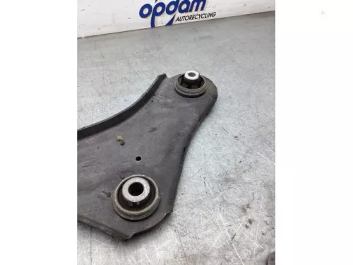 Draagarm onder rechts-voor-8202406