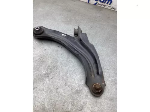 Draagarm onder rechts-voor-8193875