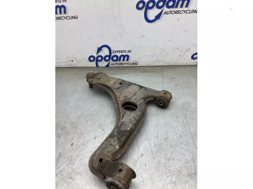 Draagarm onder rechts-voor-8247799