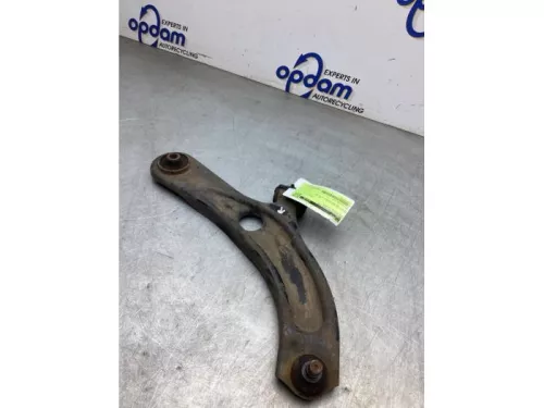 Draagarm onder rechts-voor-8304616