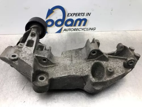Dynamosteun onder-