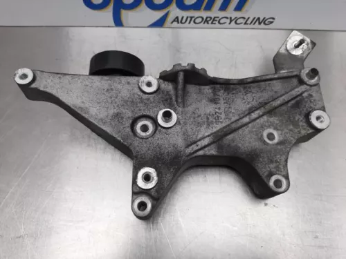 Dynamosteun onder-