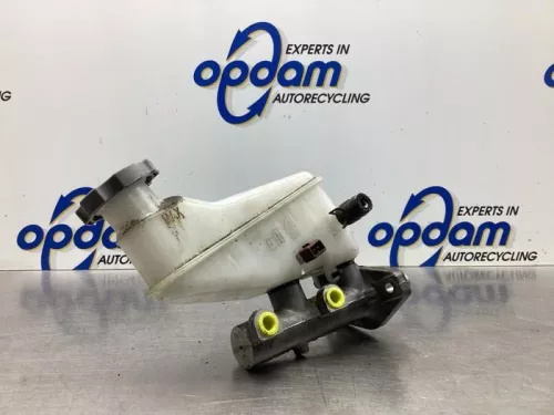 Hoofdremcilinder-7589695 Hoofdremcilinder-7589695