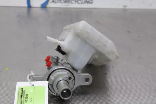 Hoofdremcilinder-6749712