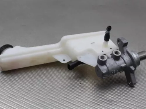 Hoofdremcilinder-7611830