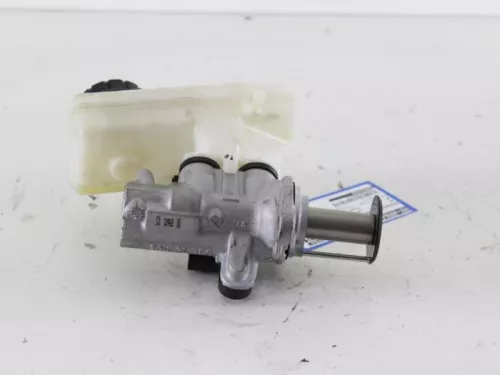 Hoofdremcilinder-7717996