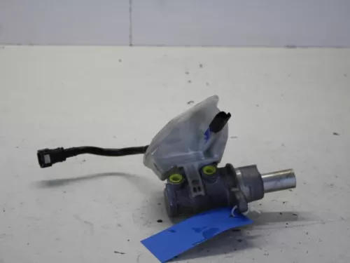 Hoofdremcilinder-7736561