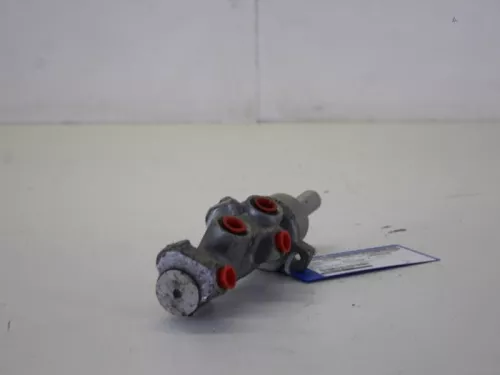 Hoofdremcilinder-7885410