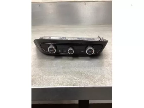 Kachel Bedieningspaneel-8137457 Kachel Bedieningspaneel-8137457