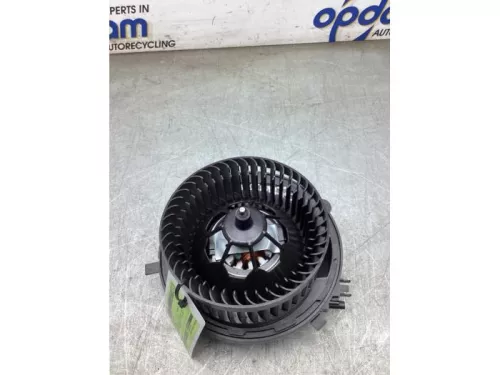 Kachel Ventilatiemotor-8282910 Kachel Ventilatiemotor-8282910